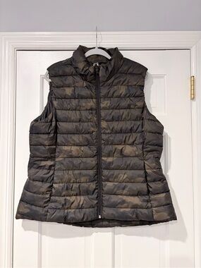 Old Navy Active Camo Puffer Vest XL Lightweight Quilted Zip Vest
